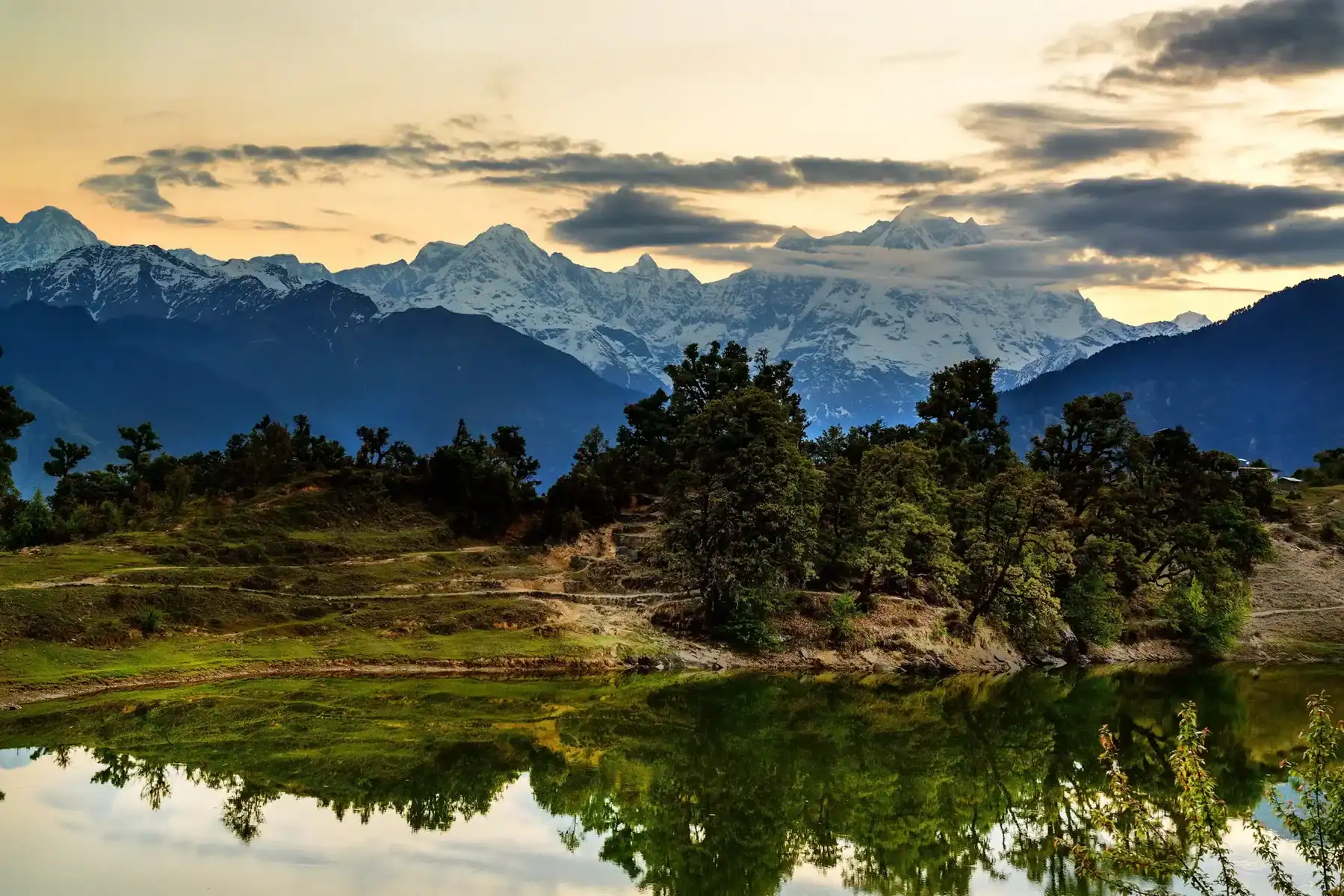 Chopta Chandrashila Trek Guide with Itinerary, Cost and Travel Tips