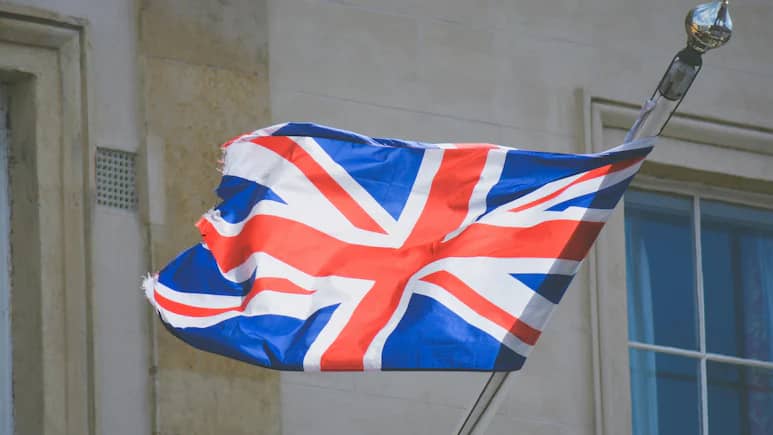 UK Visa Changes 2026: All Paper Documents Go Digital