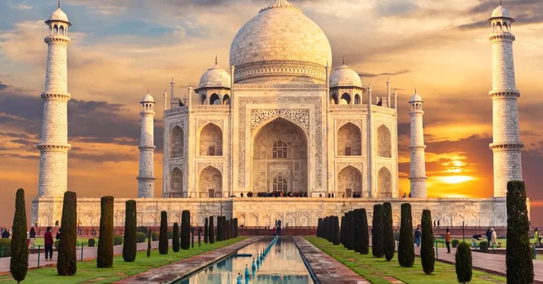 US Ambassador at empty Taj Mahal