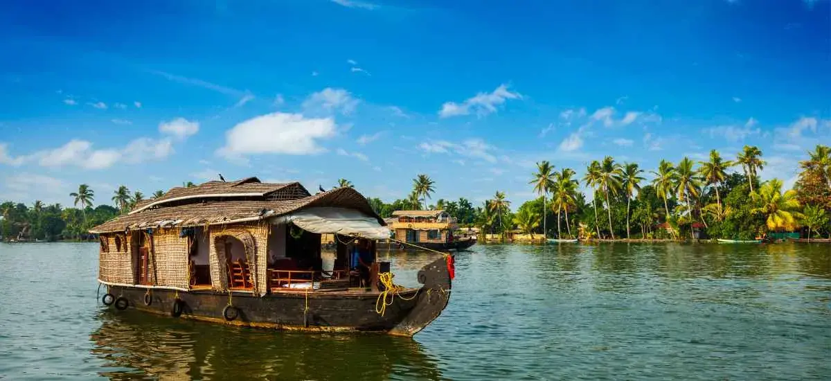 Explore Kerala: Best Months to Visit Beaches and Backwaters