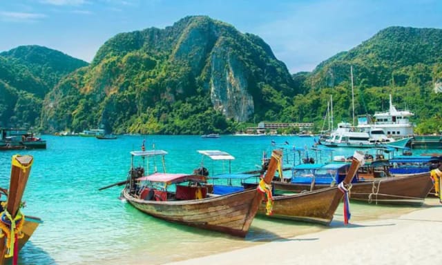 Andaman and Nicobar Islands tourism showcasing turquoise beaches, coral reefs, scuba diving, Cellular Jail, and tropical island landscapes