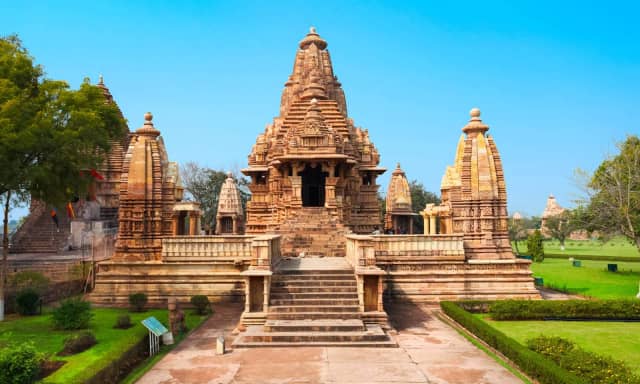 Madhya Pradesh tourism showcasing Khajuraho temples, tiger reserves, Ujjain Mahakaleshwar Temple, and heritage monuments