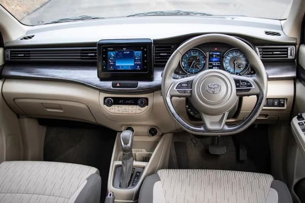 Toyota Rumion Interior